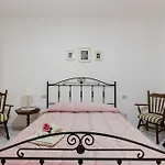 Il Corbezzolo Konukevi 3*